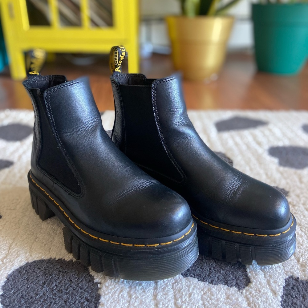 Doc Marten Leather platform Chelsea boots